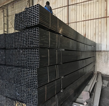 Q195 Q235 ERW Rectangular Tube Steel Square Tube Black Iron Pipe Price
