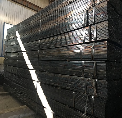 Q195 Q235 ERW Rectangular Tube Steel Square Tube Black Iron Pipe Price