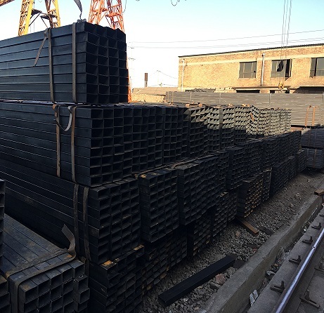 Q195 Q235 ERW Rectangular Tube Steel Square Tube Black Iron Pipe Price